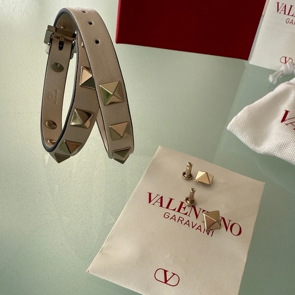 NIB VALENTINO Garavani Rockstud Leather Double wrap BRACELET w/gold Studs ITALY - Picture 4 of 14